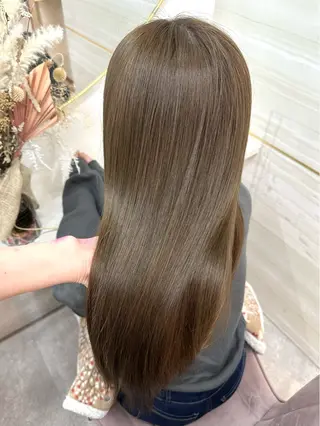 ロング 島崎 穂乃香のヘアスタイル