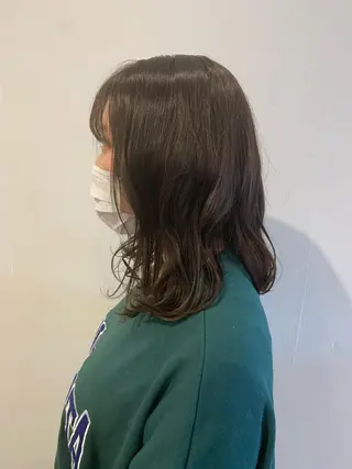 ミディアム カラー 多田 彩香のヘアスタイル