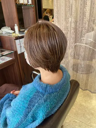 ショート カラー 佐藤 由依/透明感カラーのヘアスタイル