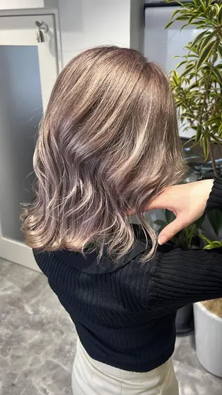 ミディアム カラー mimiiy梅田 中崎町ハイトーンのヘアスタイル