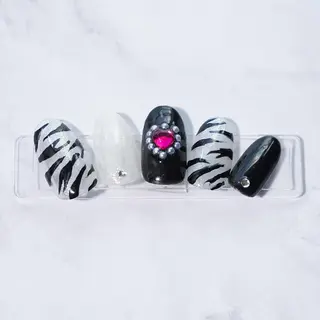 ネイル Seventeen 秋葉原 ヒロミのネイルデザイン