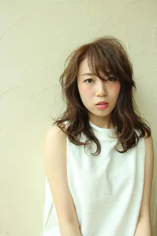 ミディアム セミロング ロング カラー LoRE hair 四条河原町 西尾友里のヘアスタイル