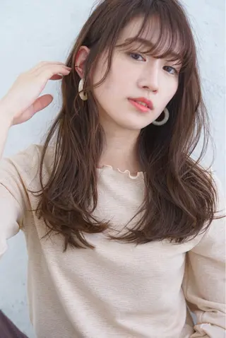 セミロング カラー 岩崎 昭憲のヘアスタイル