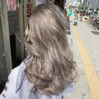 セミロング カラー Nino（ニーノ）所属・にしき さんのヘアスタイル