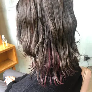 ミディアム カラー 小森 樹奈のヘアスタイル