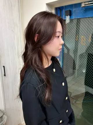 ロング カラー Gigi 代々木所属・りこ 🐈‍⬛韓国艶カラーのヘアスタイル