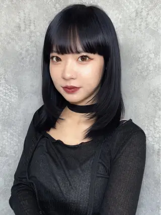 セミロング カラー ヘアアレンジ 寒色アイドルカラー JUNOチナツのヘアスタイル