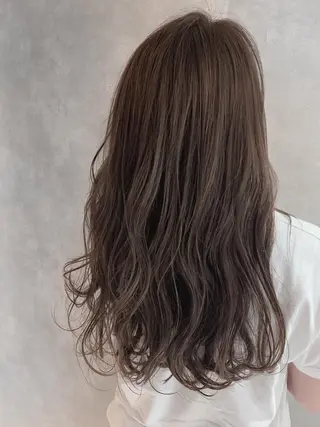 ロング ANDO HIKARIのヘアスタイル
