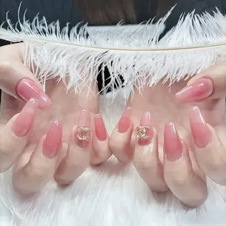 ネイル YUYI.nail salon所属・Mi Naのネイルデザイン