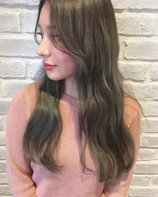 セミロング la fith所属・rico_by ヘアとアイブロウのヘアスタイル