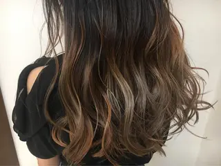 ロング カラー ヘアアレンジ スズキ シオリのヘアスタイル