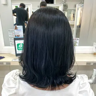 セミロング カラー 崎山 紗吏のヘアスタイル