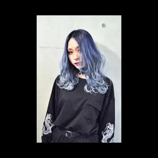 セミロング カラー 及川シゲル 髪質改善講師のヘアスタイル