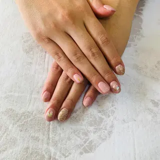 ネイル Feliz所属・Feliz 楽しいネイルサロンのネイルデザイン