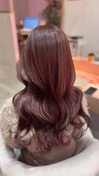 ロング カラー 𝒀𝒖𝒓𝒊 ハイトーン/艶髪✨のヘアスタイル