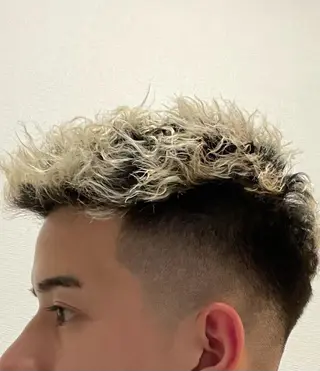 ショート 新宿スキンフェード 佐藤京介のヘアスタイル