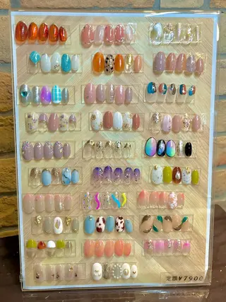 ショート カラー ネイル ネイルサロン リリーブランシュ所属・森 瑞紀のネイルデザイン