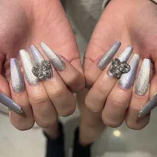 ネイル MODA MANAMIᵕ̈のネイルデザイン