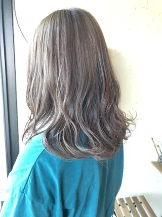 セミロング カラー Ichimura yurieのヘアスタイル