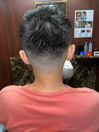 ショート 衞藤 諒一のヘアスタイル