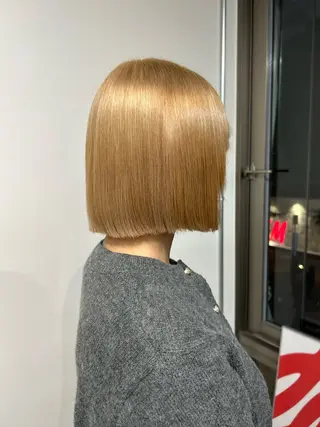 ミディアム カラー ベージュ/ダブルカラ ー/新潟駅/青柳萌果のヘアスタイル