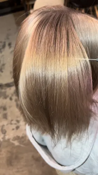 ミディアム レイヤー/ハイトーン カラー/SHISEIのヘアスタイル