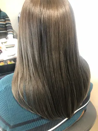 カラー 早川 真幸のヘアスタイル