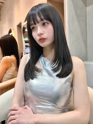 セミロング 吉田 晴香のヘアスタイル