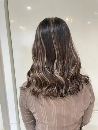 セミロング 公式 Ease by amble luxeのヘアスタイル