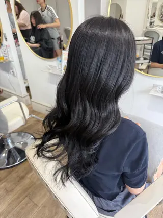 ロング カラー 伊賀上 璃亜のヘアスタイル