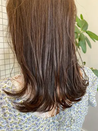 ミディアム カラー 透明感カラー 🩰asumiのヘアスタイル
