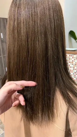 カラー 礒谷 夏帆のヘアスタイル