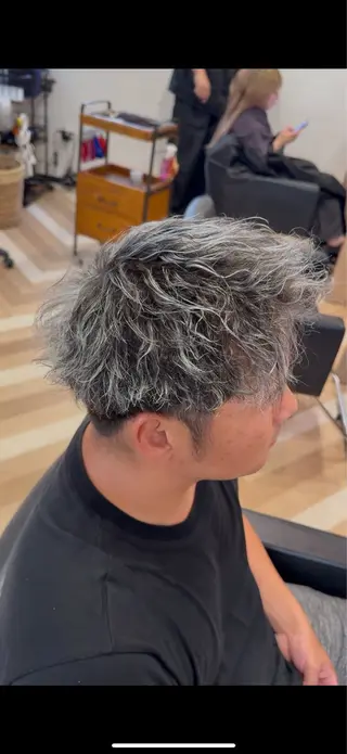 カラー メンズ 剣持 快吏ARISEのヘアスタイル