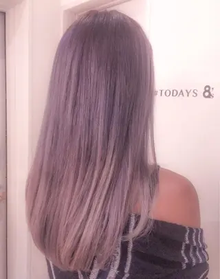 ロング ホワイト&レイヤーカ ットエクステ長畠俊輔のヘアスタイル