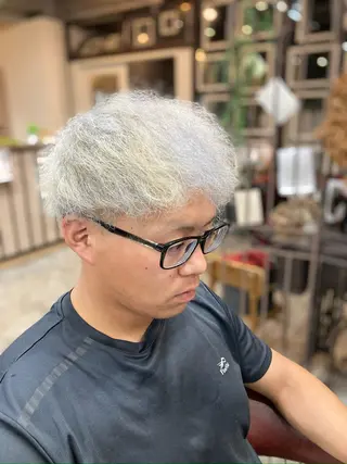 カラー メンズ 新田龍之輔 →メンズ/派手髪のヘアスタイル