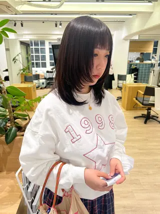 セミロング 田中 愛梨のヘアスタイル