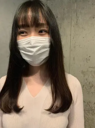 ロング ブリーチなしWカラー /地毛風/小林凪沙のヘアスタイル