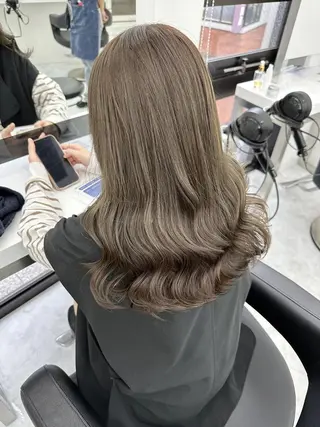 カラー *儚げ透明感🕊 赤み消し艶カラー🌿のヘアスタイル