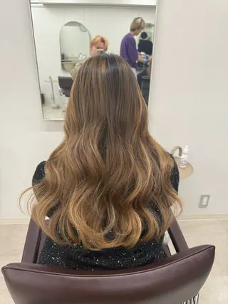 ロング WATARU/ 韓国風巻き髪のヘアスタイル