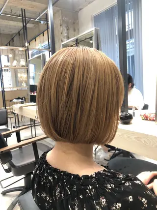 ショート カラー ノツコウダイ /ぱつっとボブのヘアスタイル
