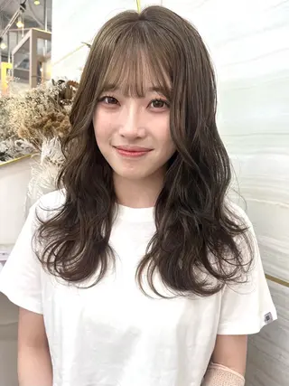 セミロング カラー 🦋高瀬寛菜🦋 韓国/ブリーチのヘアスタイル