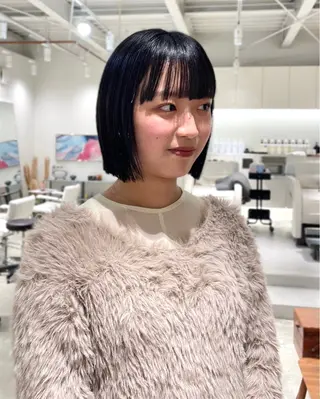 ショート カラー 林 千聖のヘアスタイル