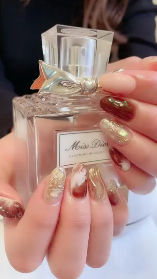 ミディアム カラー ネイル Petite Cannelle所属・Petite Cannelleのネイルデザイン