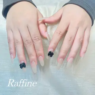 ネイル RAFFINE 月🦋🩵のネイルデザイン