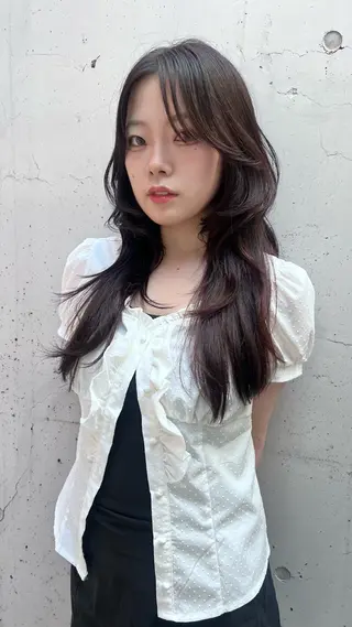 ロング ツガミ リナのヘアスタイル