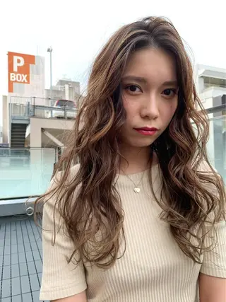 ロング カラー 三戸 修平のヘアスタイル