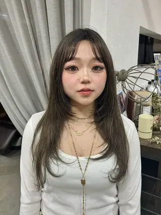 ロング カラー Iris．カワグチ ミレイのヘアスタイル