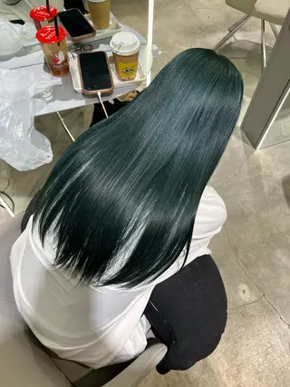 カラー GEM/ hinanaのヘアスタイル