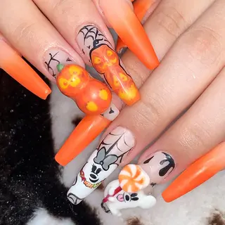 ネイル NES NAIL所属・さゆり￤推しキャラ ￤ロングネイル🩷のネイルデザイン