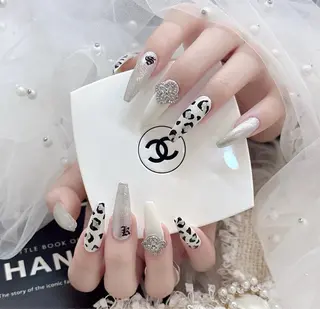 ネイル UniqueNail 長さだし専門店のネイルデザイン